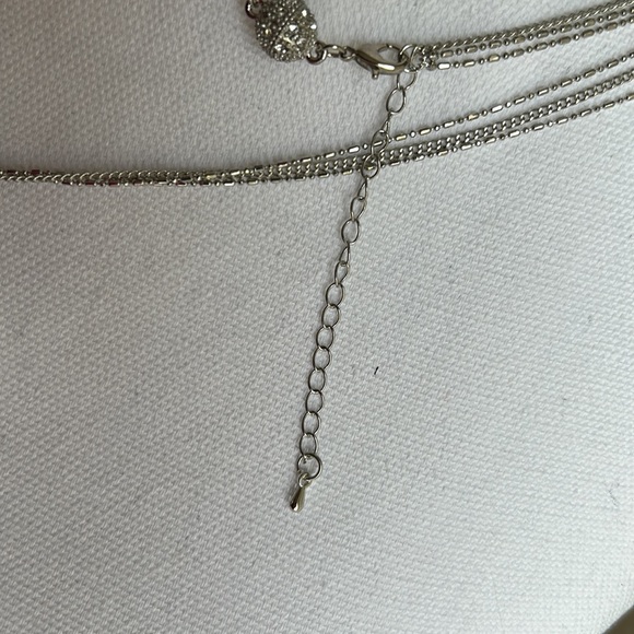 Silver leaf necklace. Nature inspired design with realistic leaf details. - Picture 3 of 3